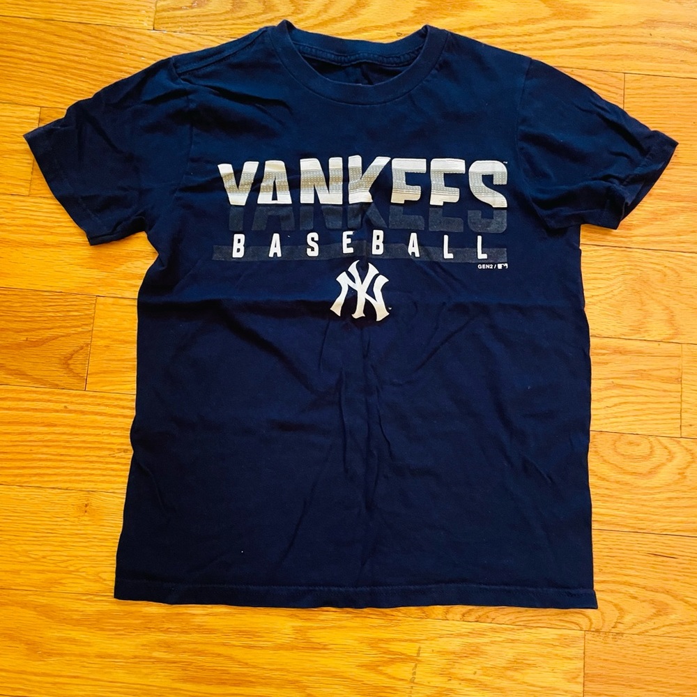 New York Yankees Boys T-Shirt Size S (8)